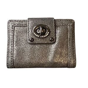 Marc by Marc Jacobs Women's Black Metallic Bifold Wallet Credit Card Slots EUC